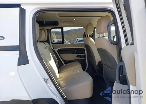 2023 Land Rover Defender 110 S z USA, uszkodzony, nr VIN SALEJ7EX2P2142455